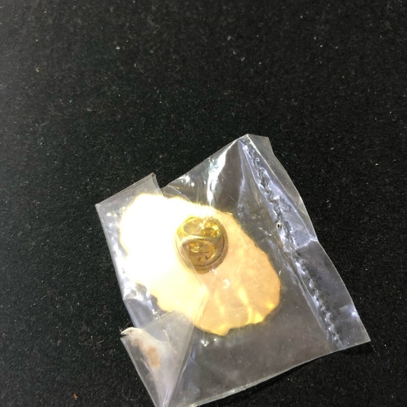 Harley-Davidson Hawaii dealership enamel lapel biker pin - Picture 3 of 4